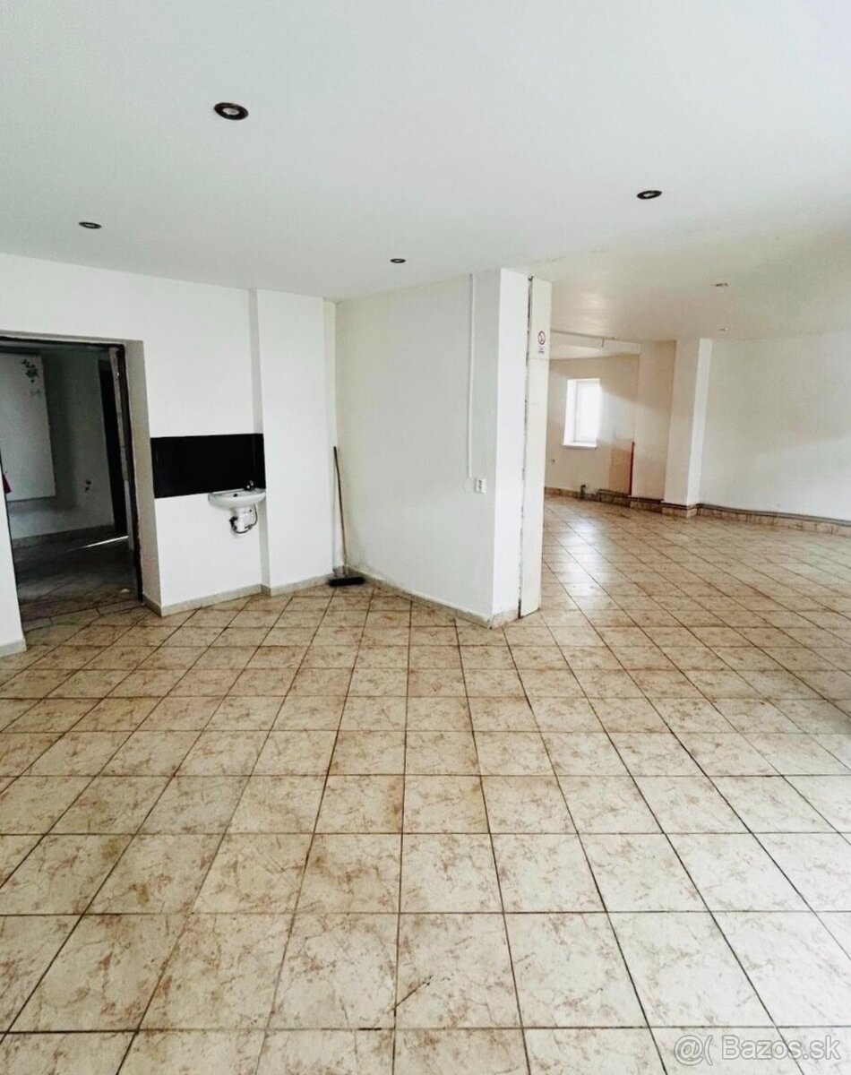 Ponúkame na predaj komerčnú budovu Sečovce - 4