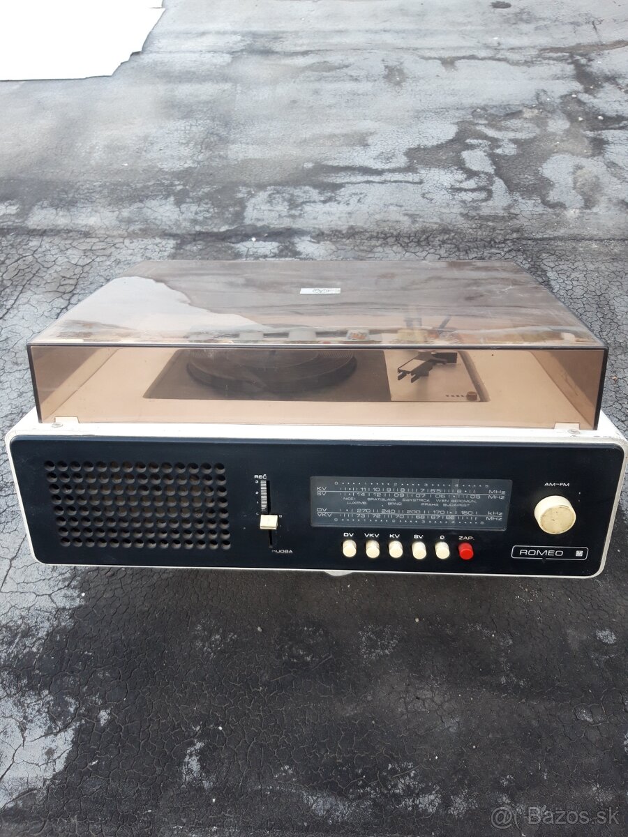 Gramorádio Tesla Romeo 1029A - 4