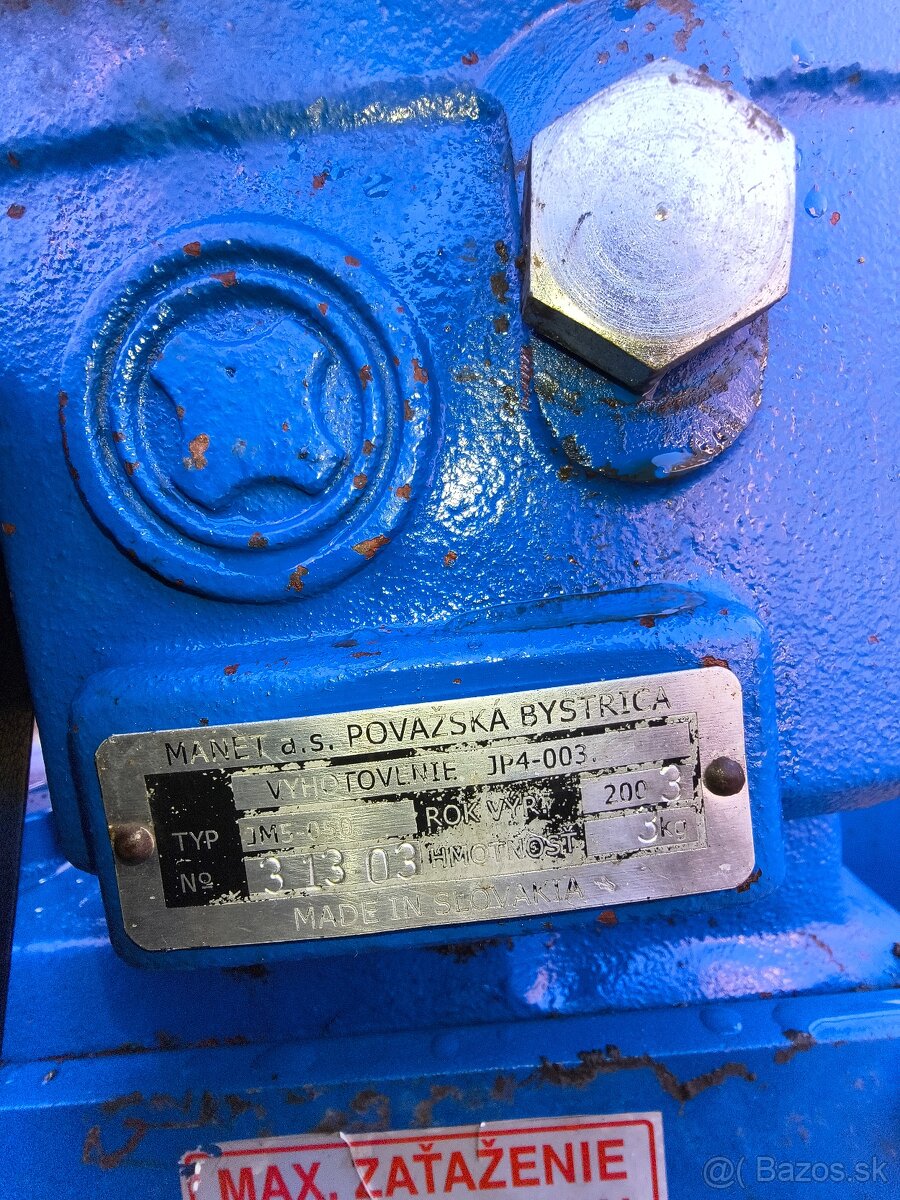 Agzat s pluhom a kultivátorom - 4