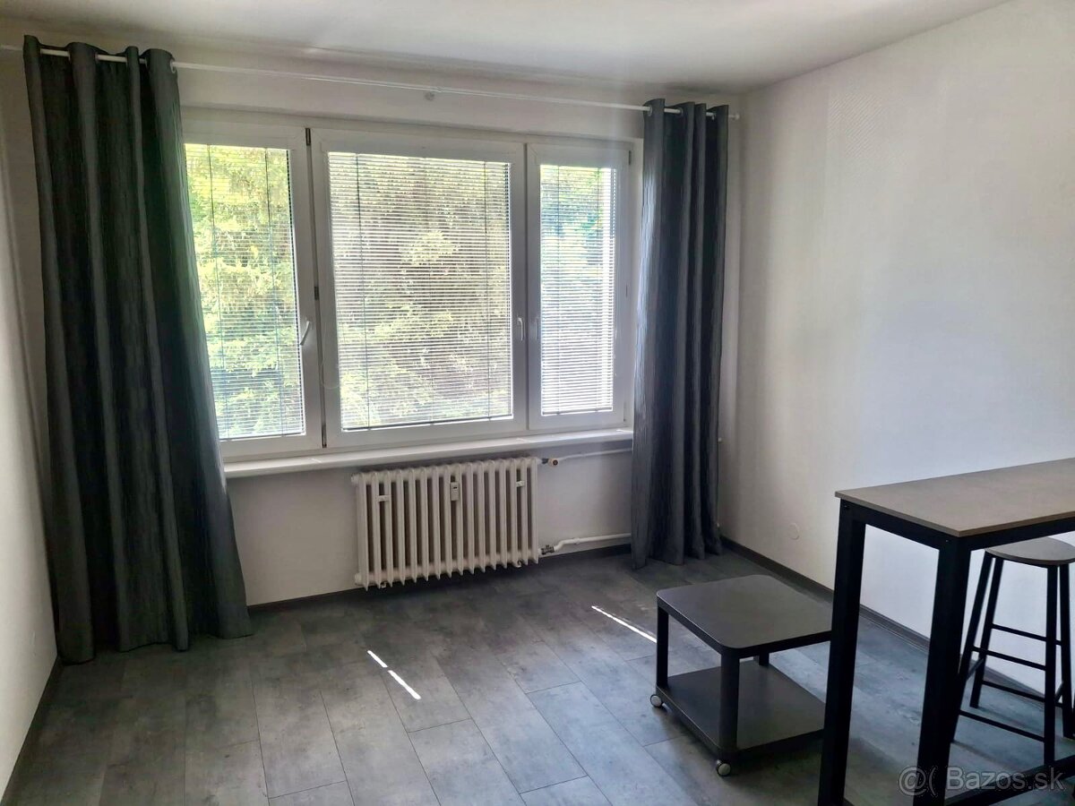 Prenájom Garzónka Prievidza - 4