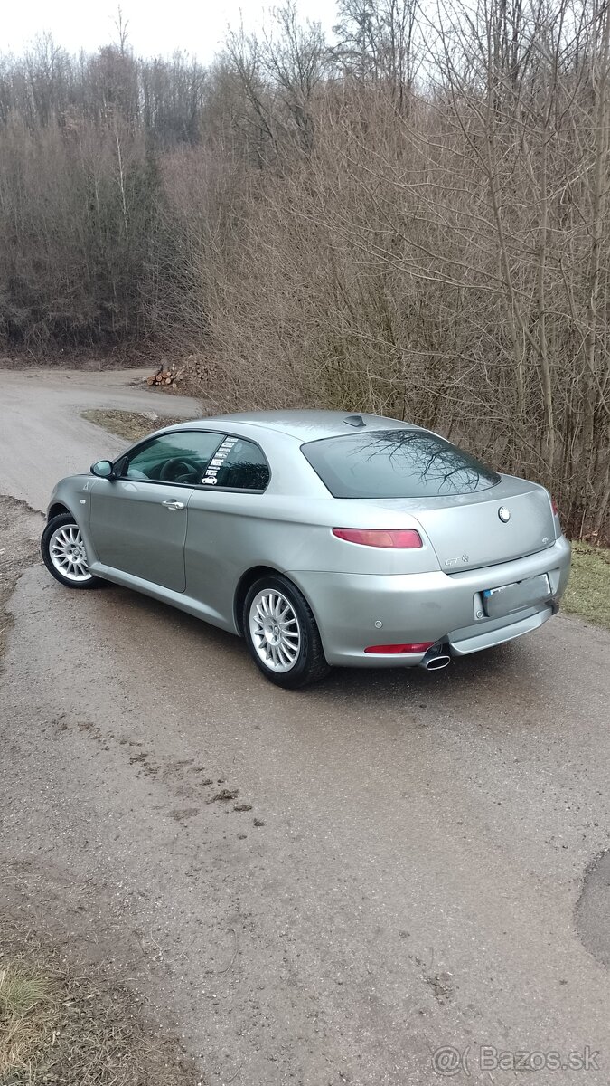 Alfa Romeo GT 1.9 JTD - 4