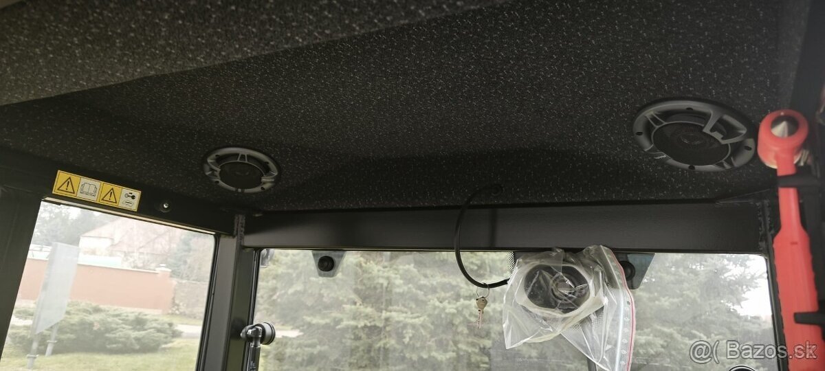 UNIVERSALNÍ TRAKTOROVÁ KABINA - 4