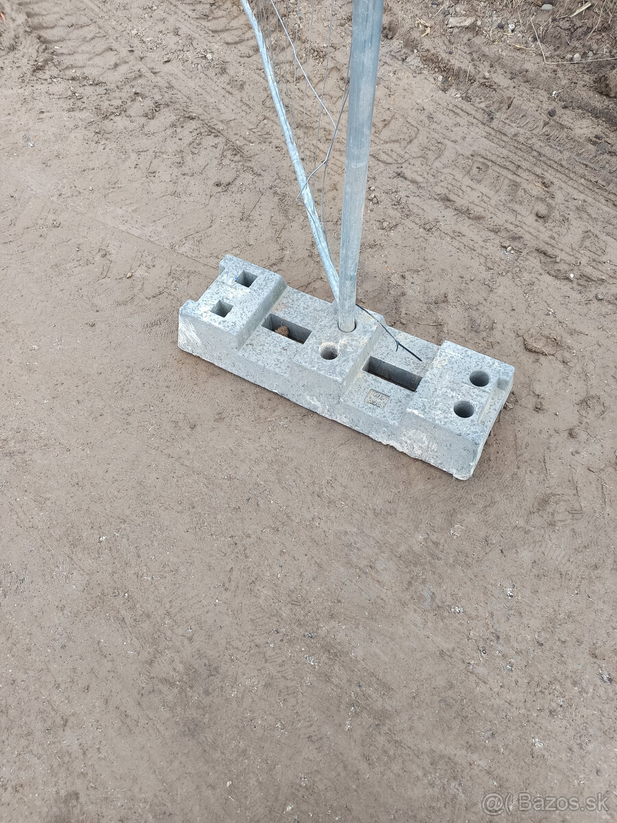 Dočasný plot, plechové dielce - 4