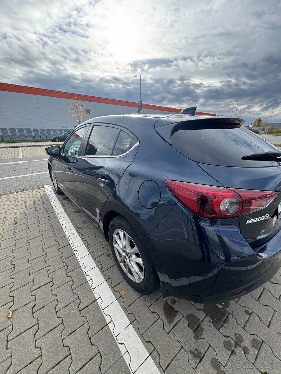 Mazda 3 1.5i (74kW) - 4