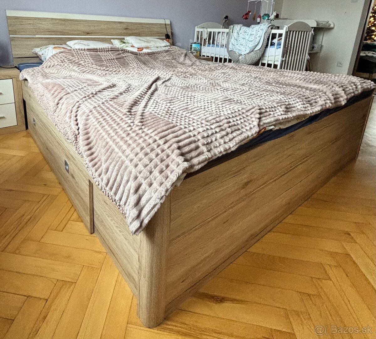 Manželská posteľ - 4