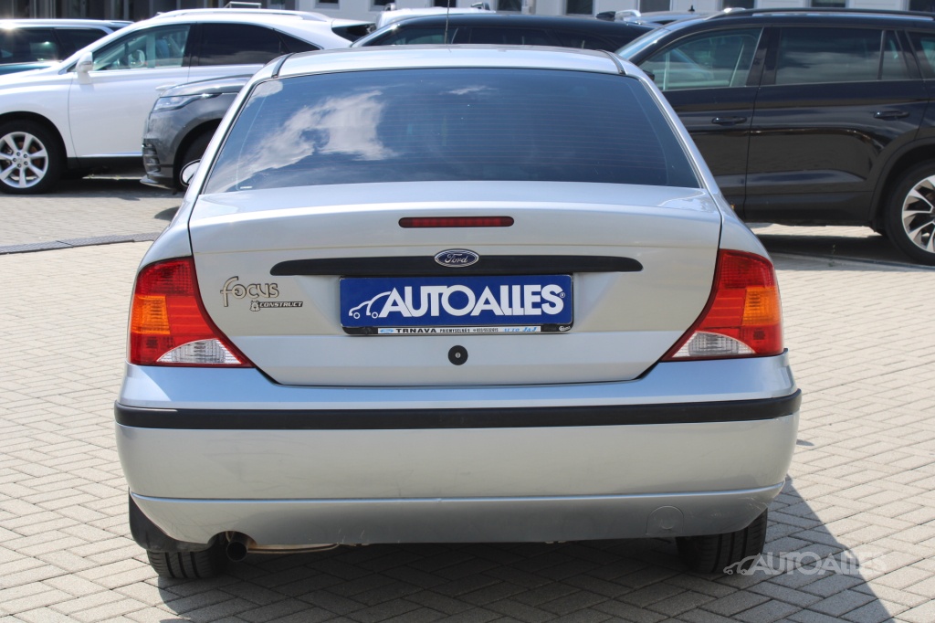 Ford Focus 1,6 i 74 kW SEDAN - 4