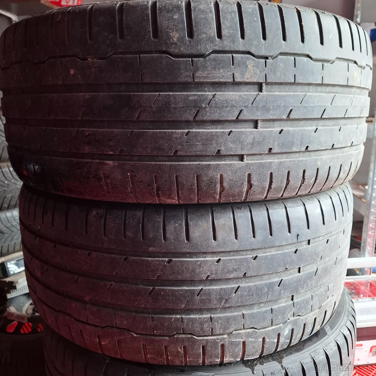 235/40 r18 - 4