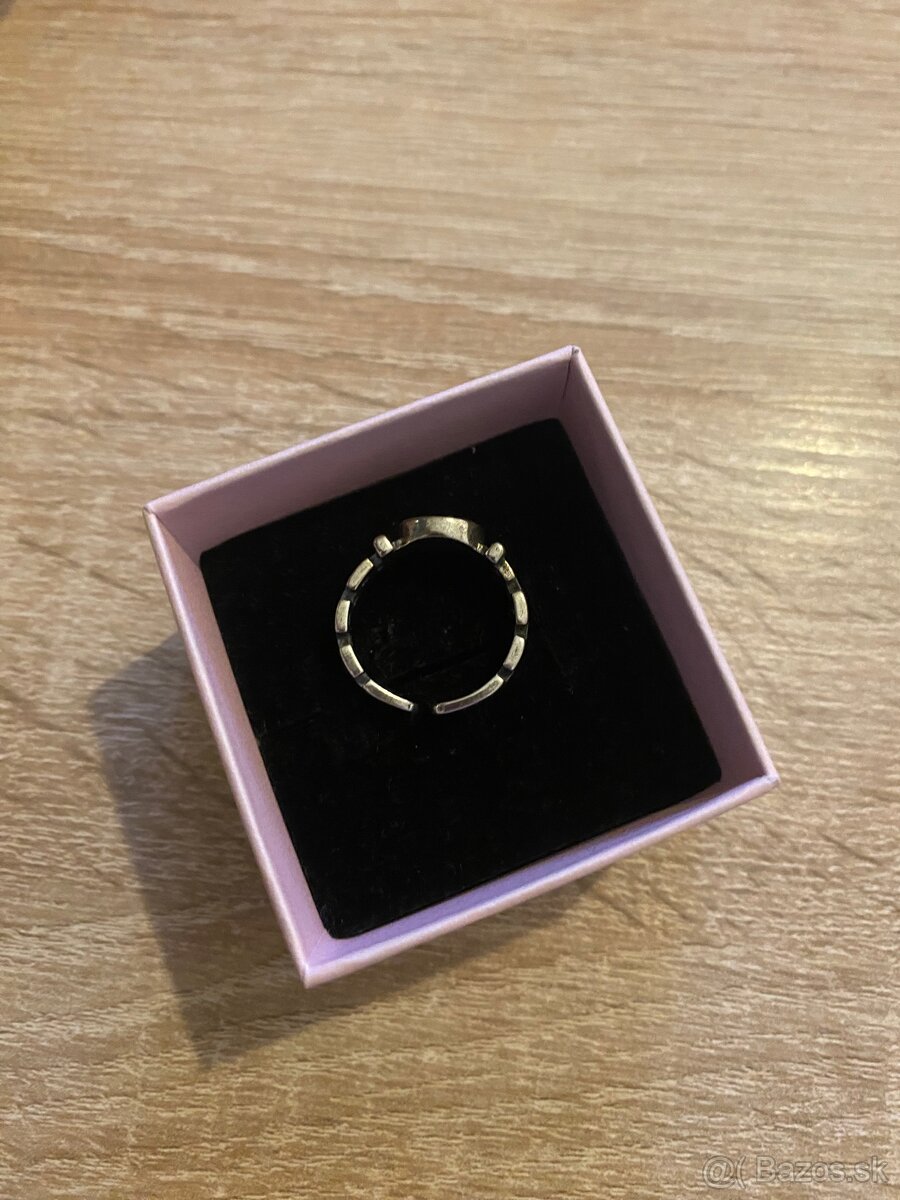 Prsteň - 4