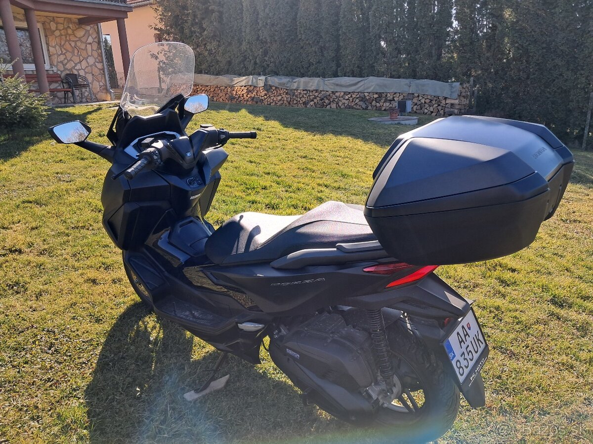 Honda Forza 125 rv 2025 - 4
