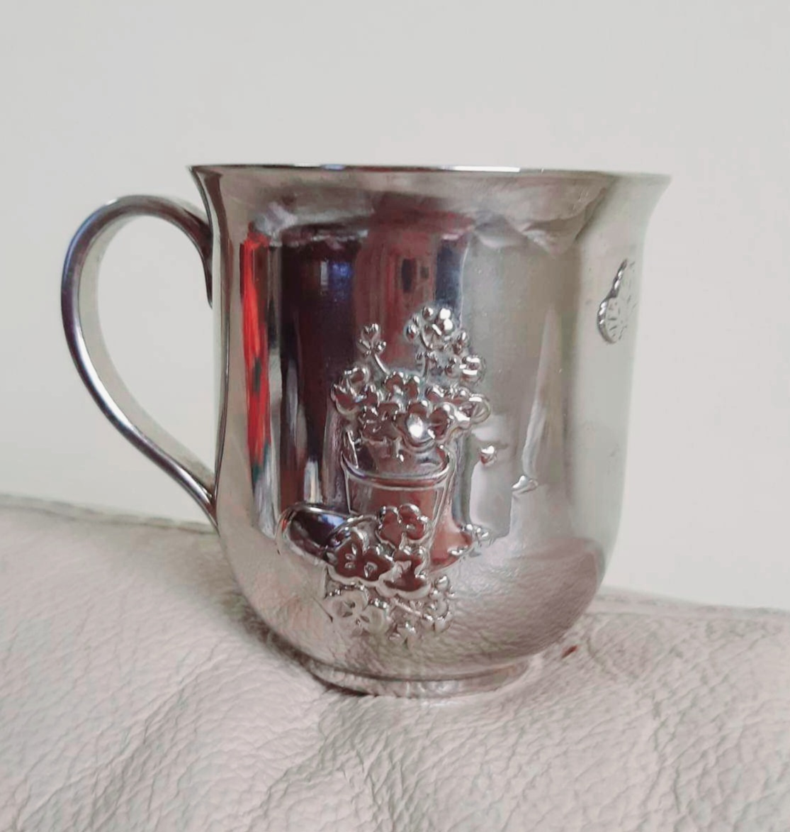 Postriebrená šáločka Wedgewood England Silver Peter Rabbit - 4