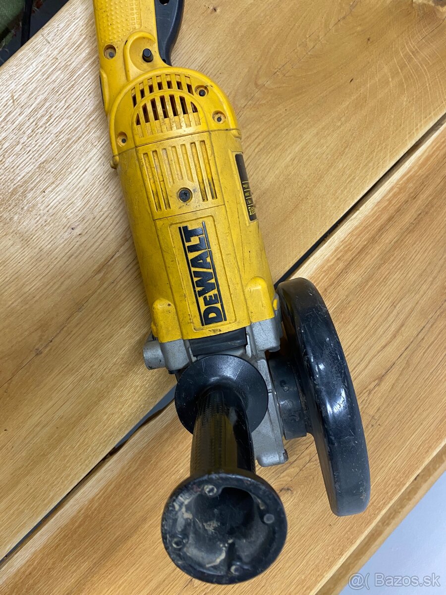 Bruska Dewalt - 4