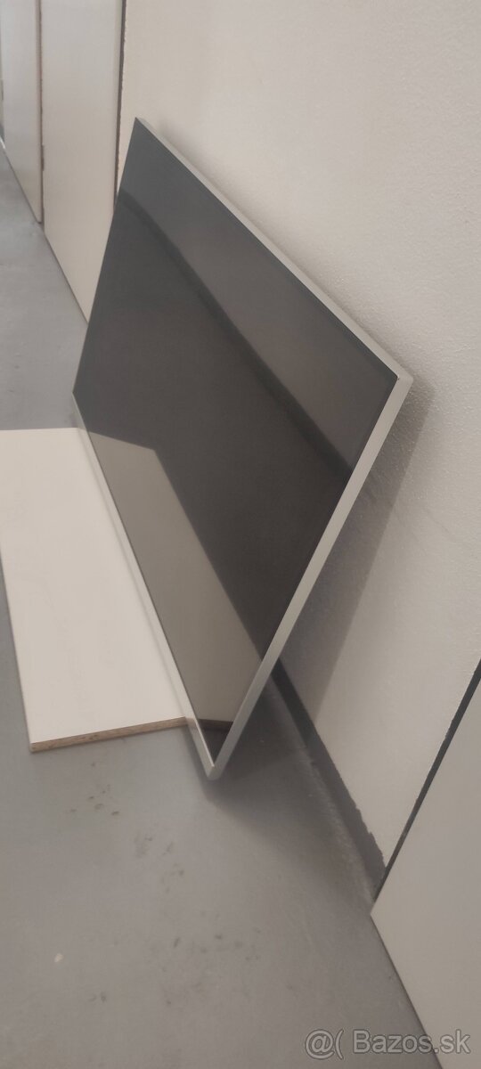 Predám televízor LG 42LM670S 107 "cm - 4