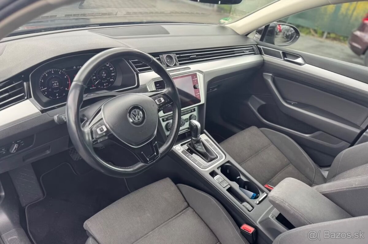 Volkswagen Passat - 4