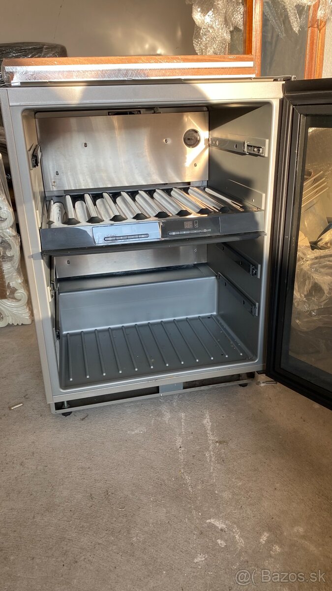 Prémiová vinotéka z nehrdzavejúcej ocele - Miele KWT 4154 UG - 4