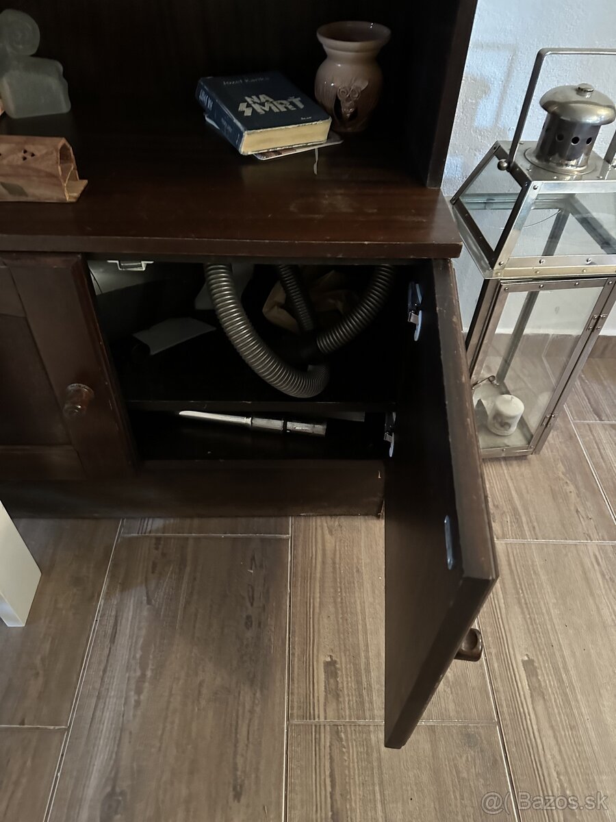 Veľká drevená skriňa za symbolickú cenu - 4