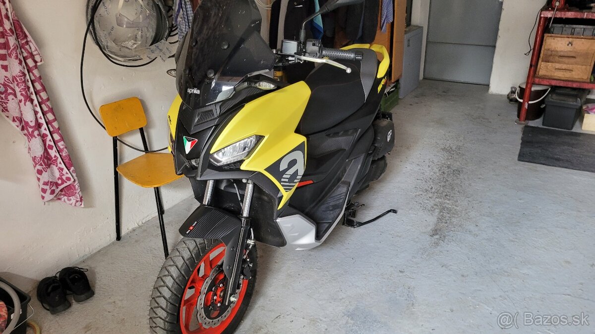 Aprilia SR GT 200 - 4