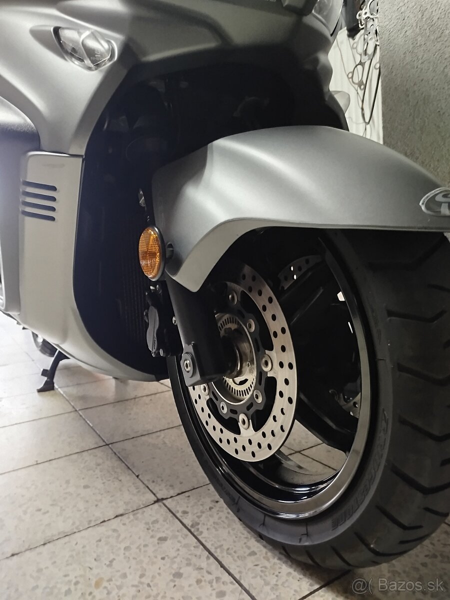 Suzuki Burgman 650 - 4