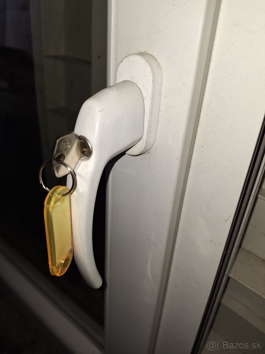 PLASTOVE OKNO 150×112 - 4