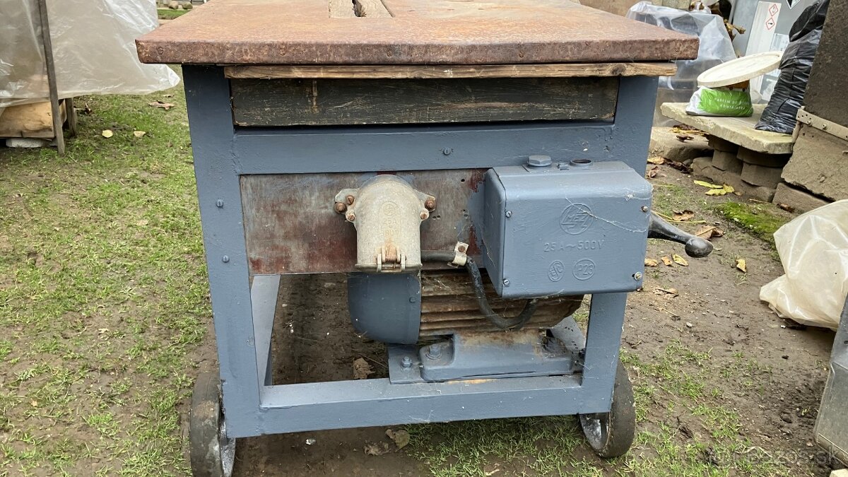 Masívny domáci cirkulár (cinkulár) s príslušenstvom - 4