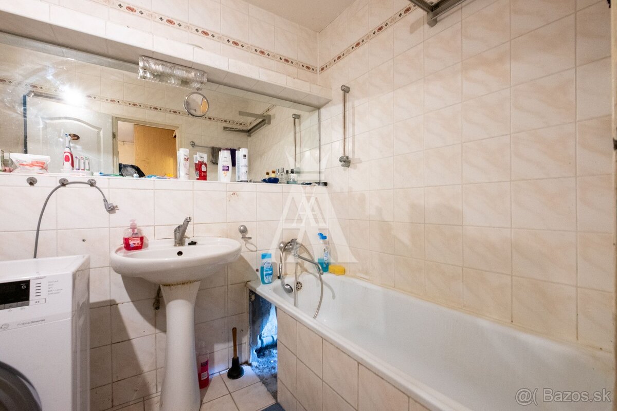 3 IZBOVÝ BYT, NÁMESTIE OCELIAROV, KOŠICE ŠACA - 4