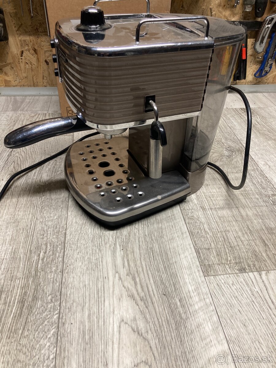 Pakovy kavovar DeLonghi - 4