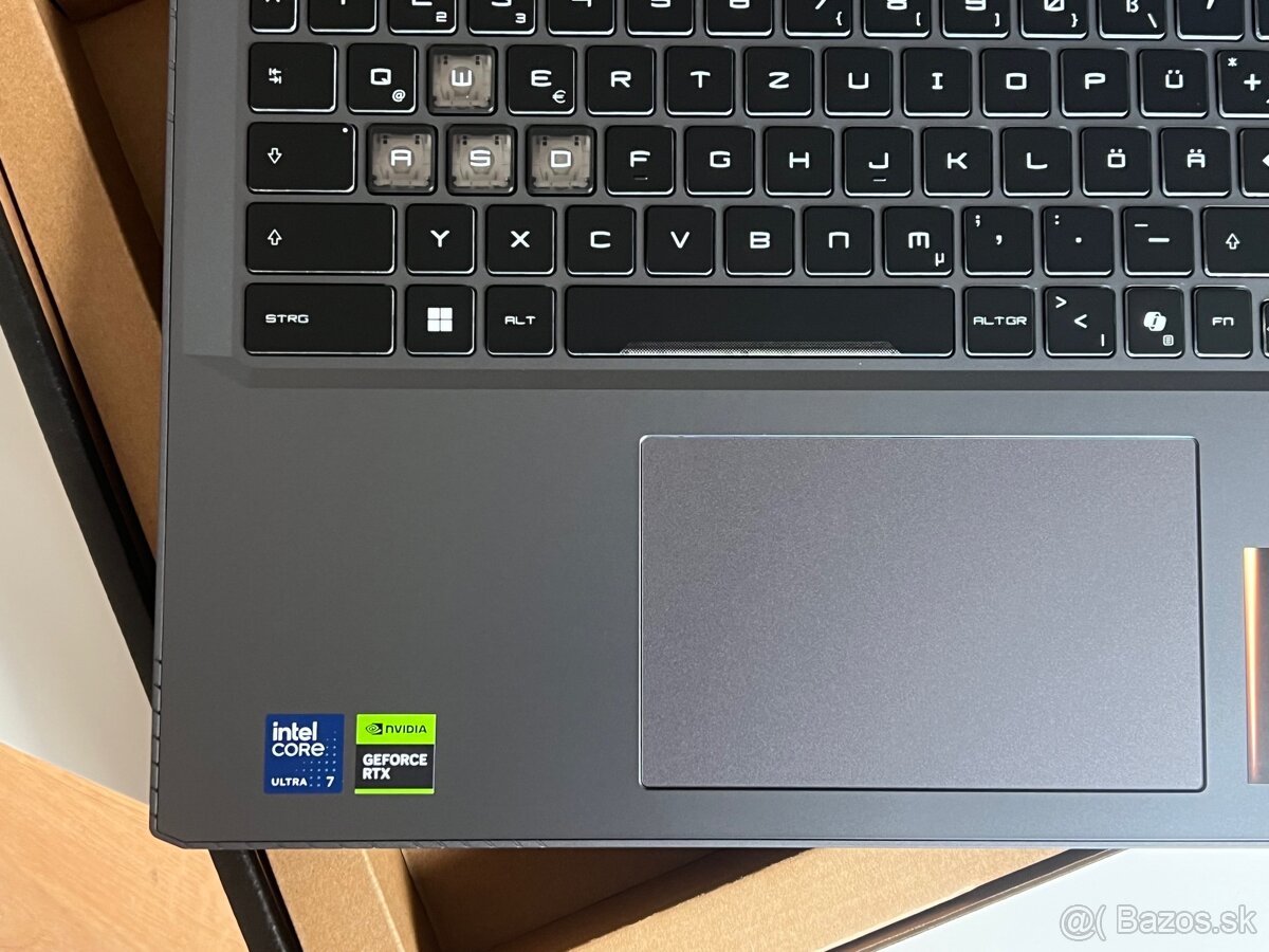 MSI Vector 16 HX (RTX 5070Ti) - 4