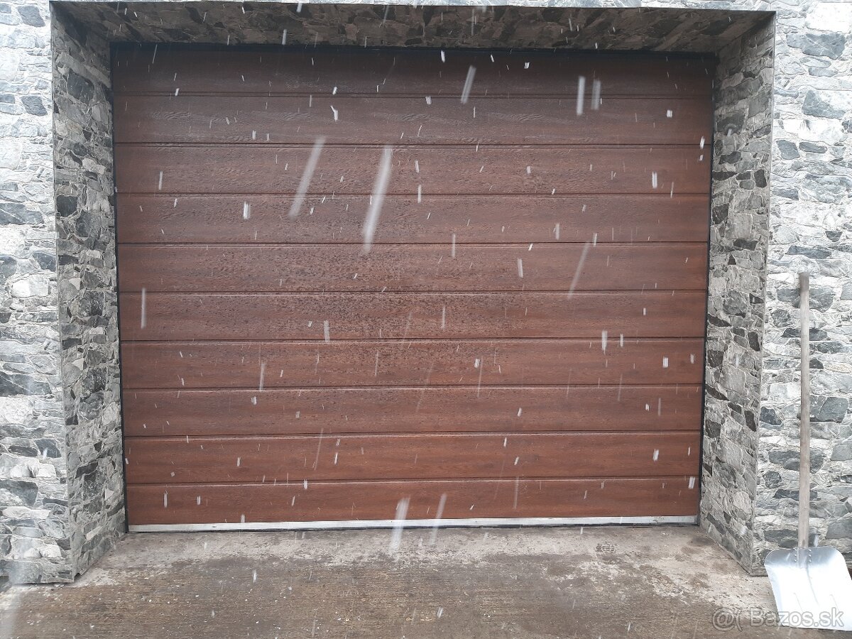 Garazova brana 310x250 orech - 4