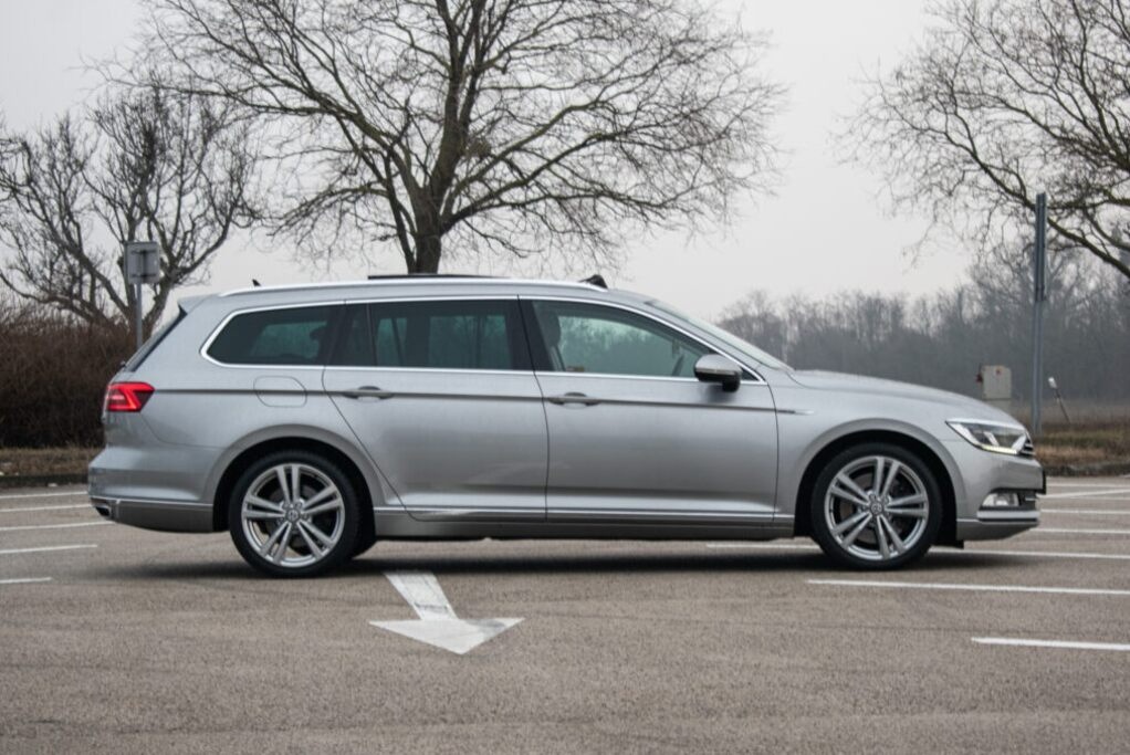 Volkswagen Passat Variant 2.0 BiTDI 240k Highline 4MOTION - 4