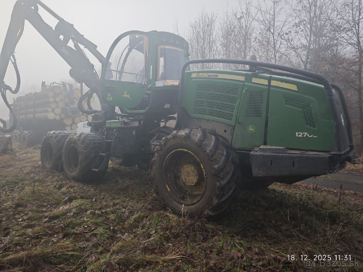 Predám harvestor John Deere 1270E IT4 - 4