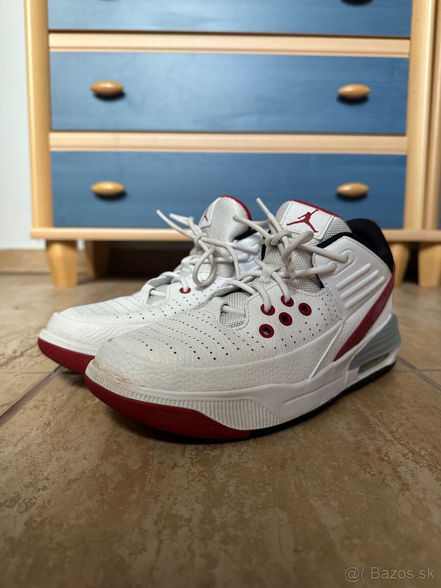 Nike JORDAN MAX AURA 5 - 4