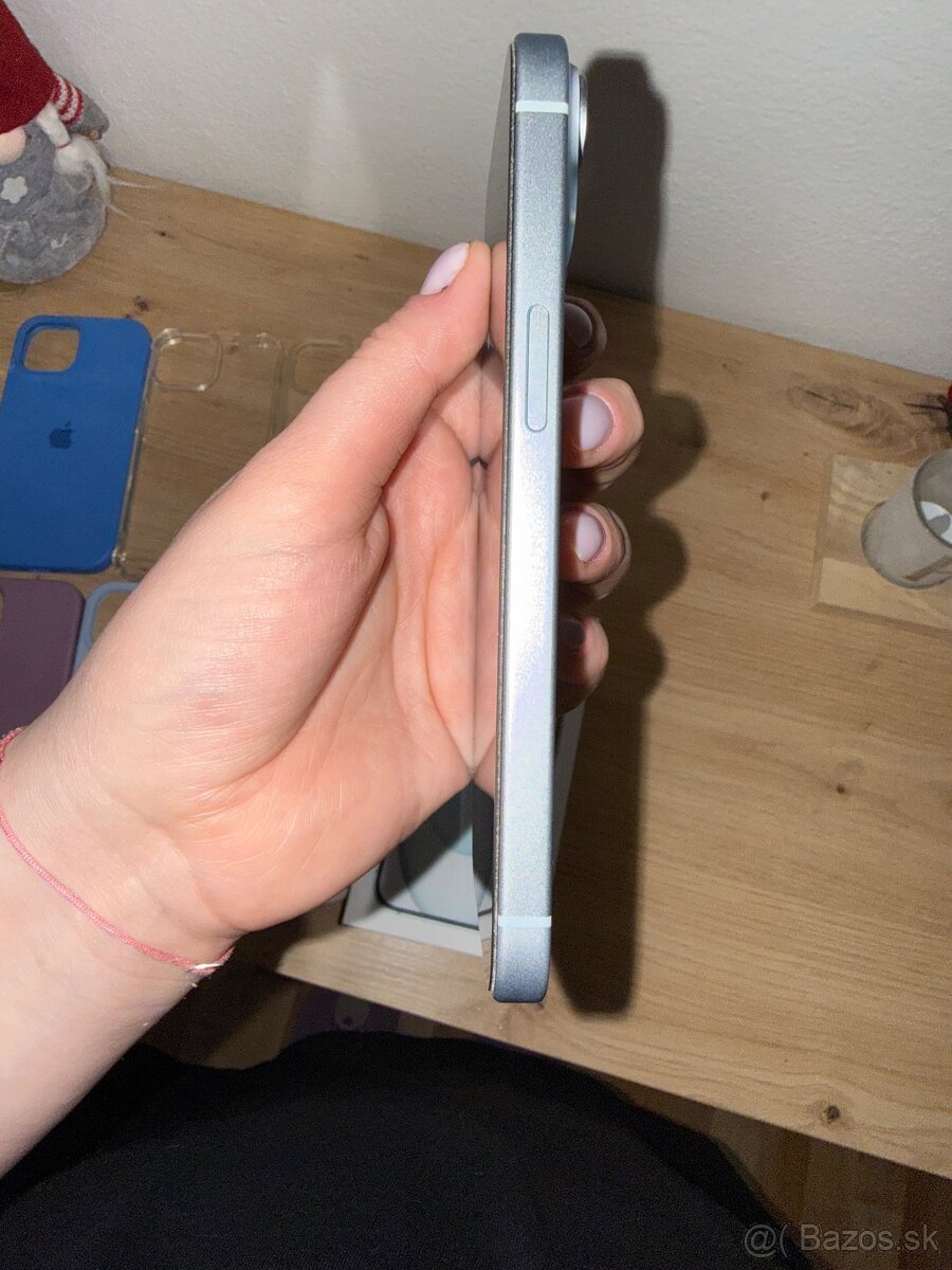 Apple Iphone 15 128GB Modrý - 4