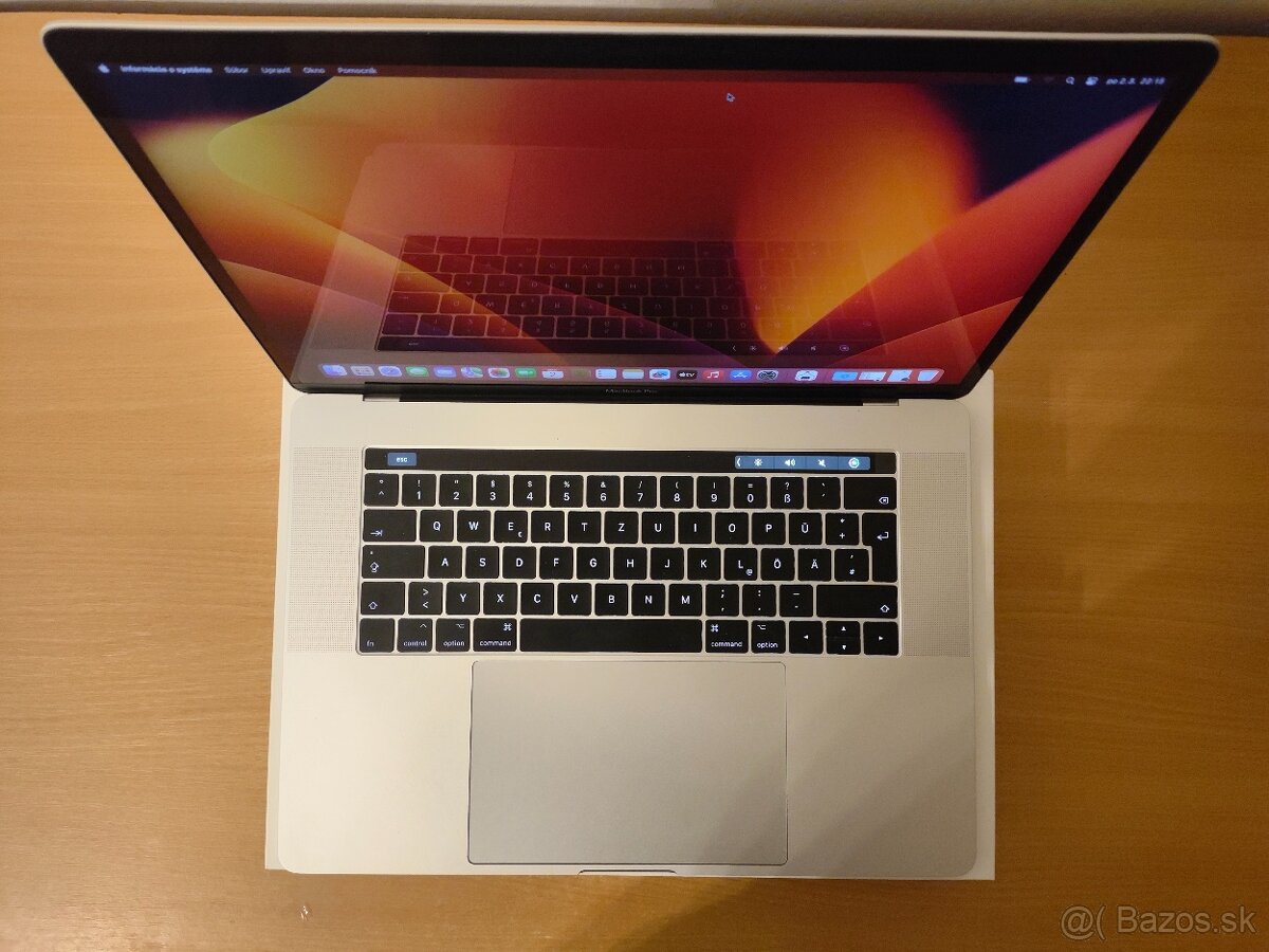 MacBook Pro 15 2017 | Core i7 • 16GB • SSD - 4