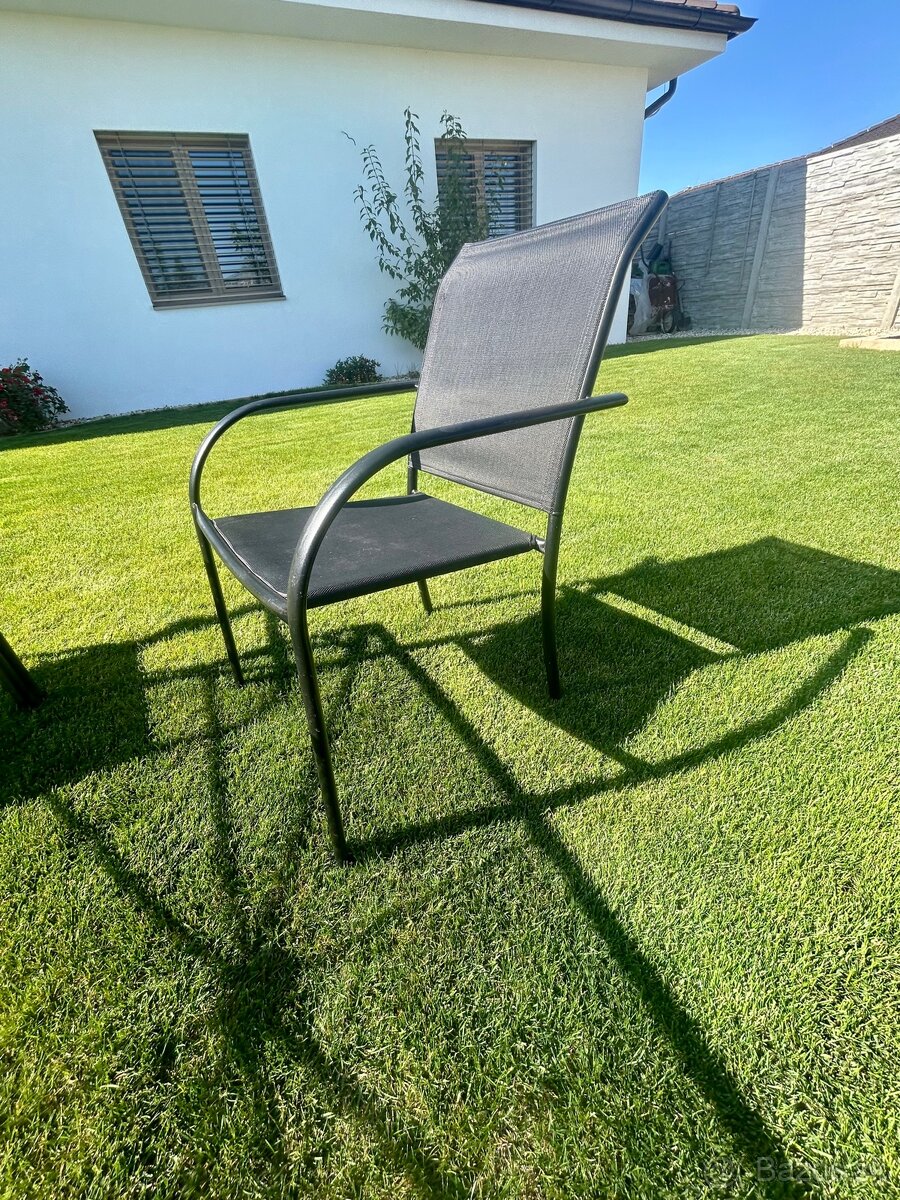 záhradný stôl + 4 stoličky - 4