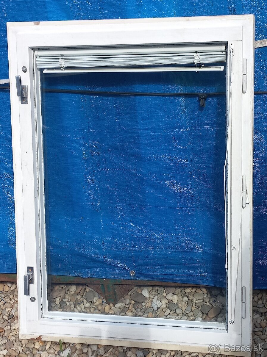 Predám trojkridlove plast. okna 200x123 orech/biela 3sklo - 4