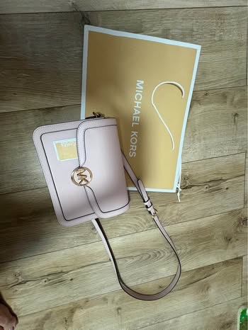 Michael Kors kabelka -Leida PC:425€ - 4