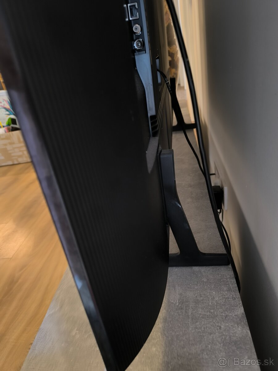 Samsung Smart TV 55" (UE55U7172FUX) - 4