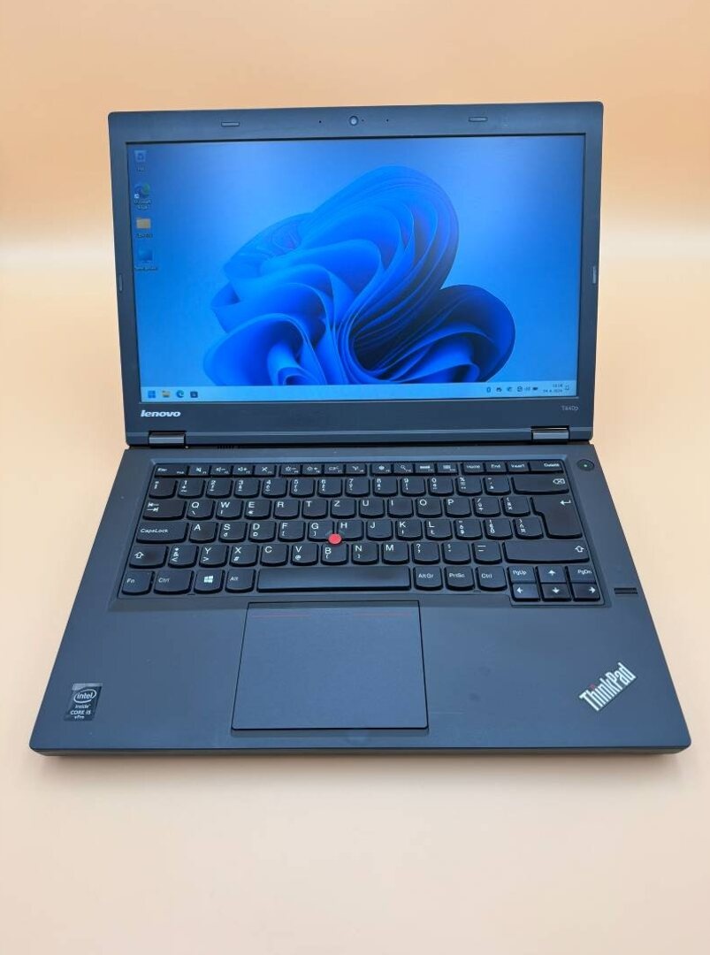 Notebook 14" Lenovo.Intel i5-4300M 2x2,60GHz.8gb ram.256SSD - 4