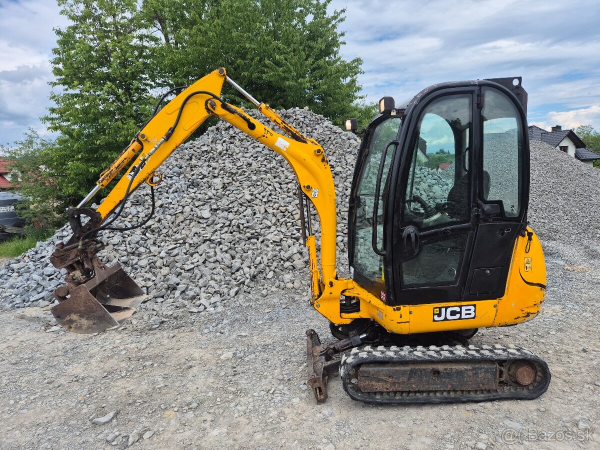 Jcb 8018 - 4