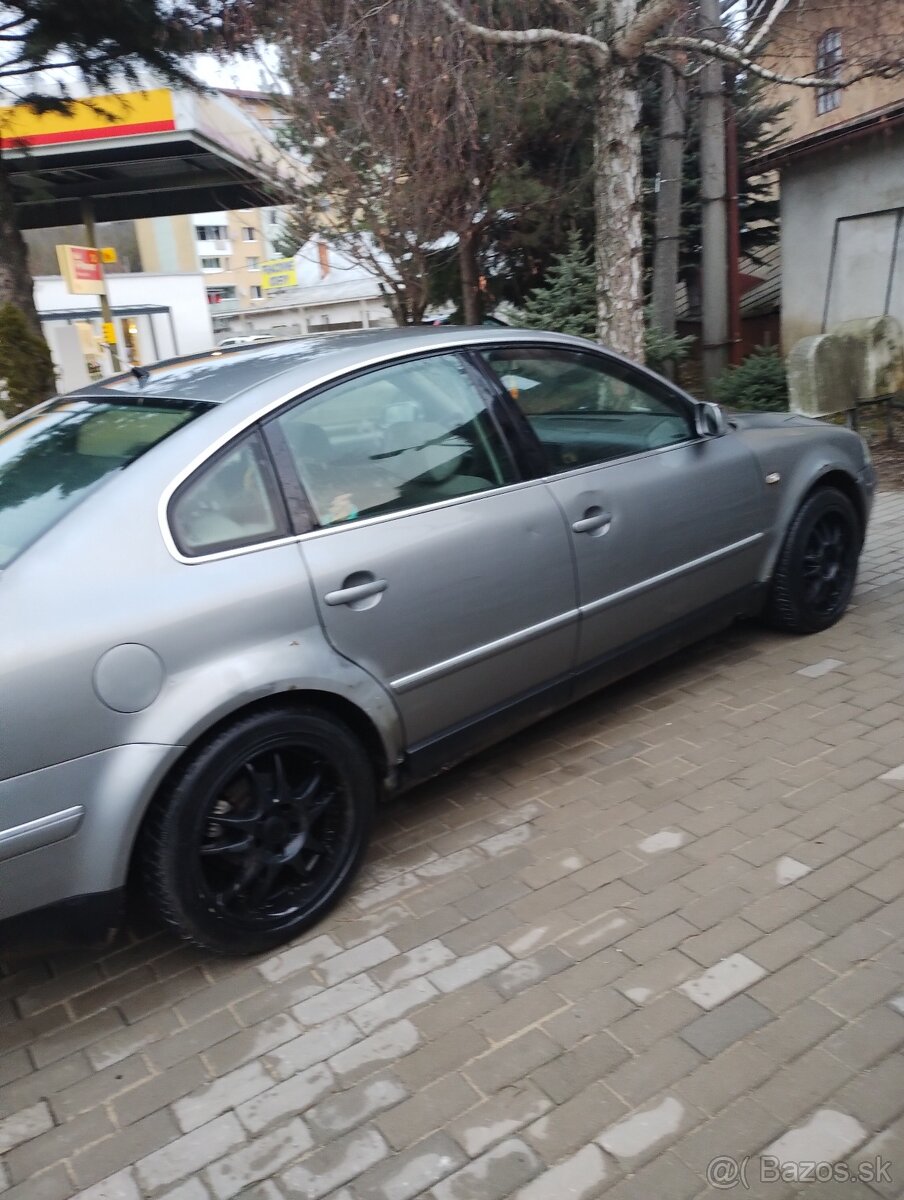 Volkswagen Passat - 4