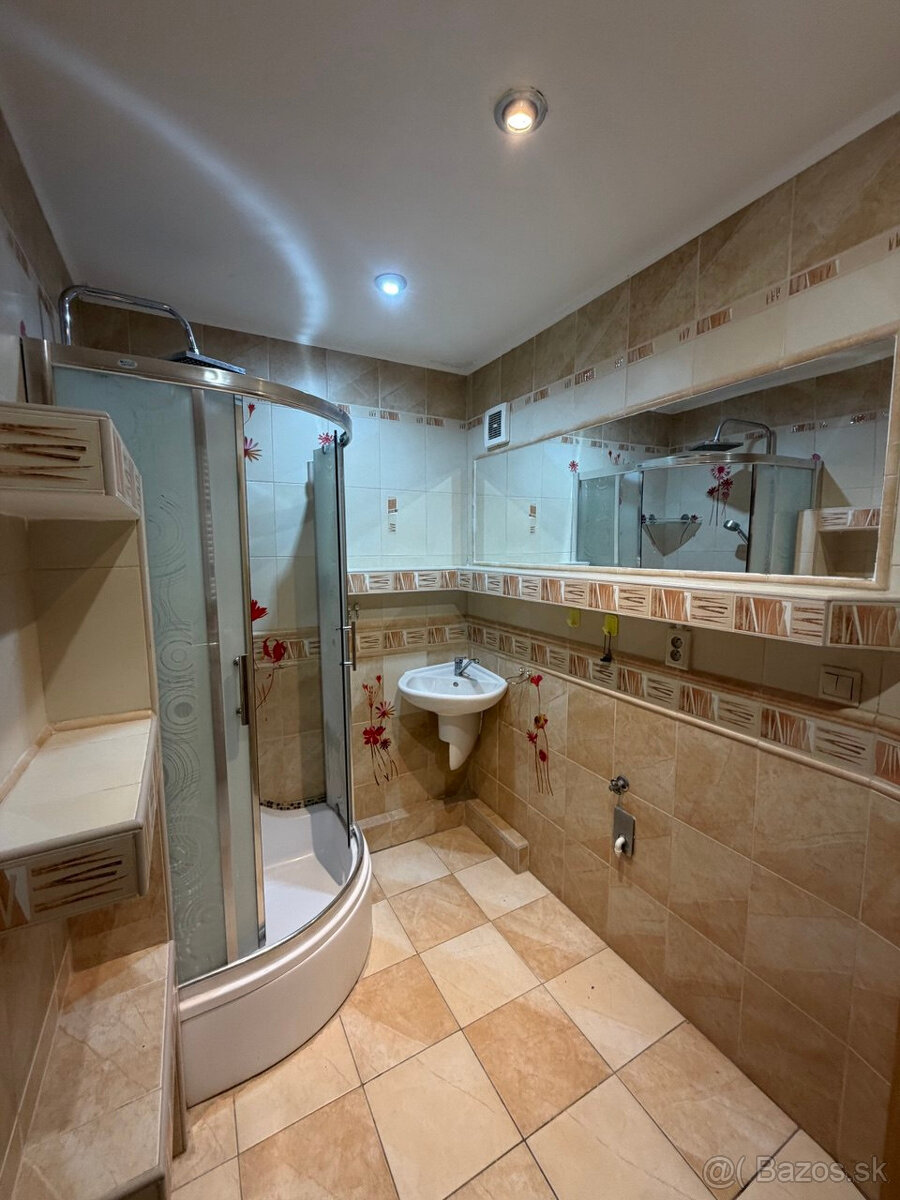 Prenájom 4-izbový byt v Handlovej - 4