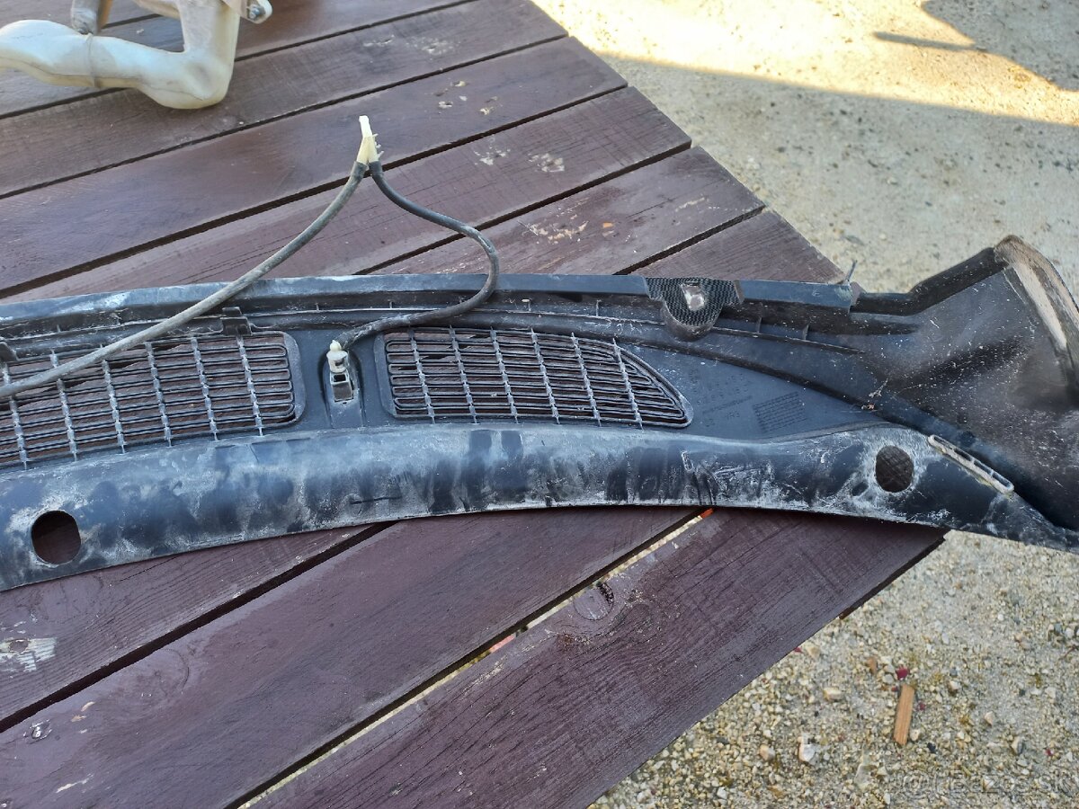 Škoda roomster plast pod čelné okno - 4