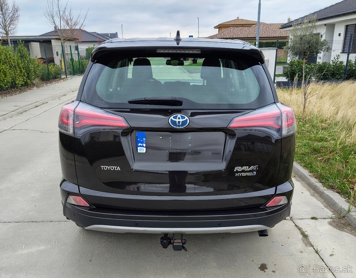 Predám Toyotu RAV4, hybrid - 4