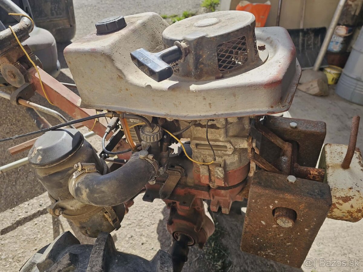 Malotraktor s vlečkou - 4