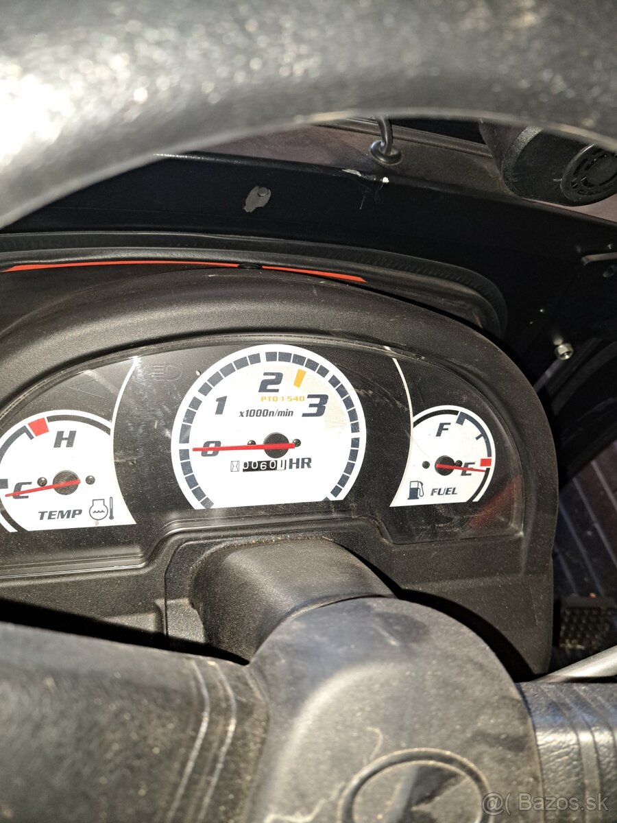 traktor Kubota 2420 - 4