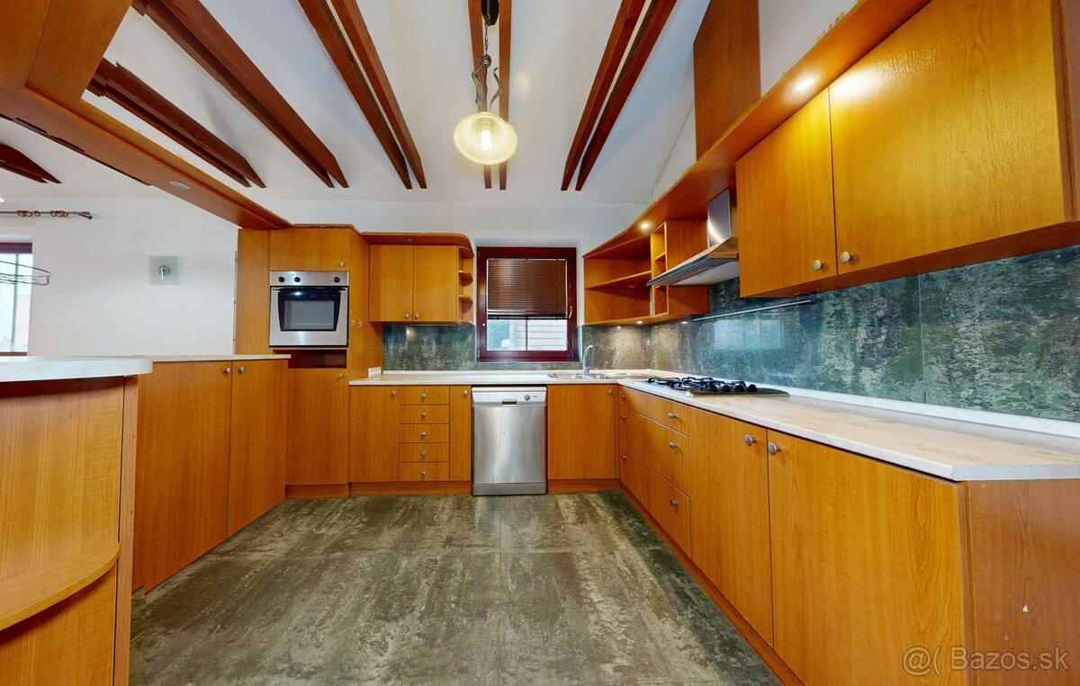 Rodinný dom s 2 bytovými jednotkami - 4