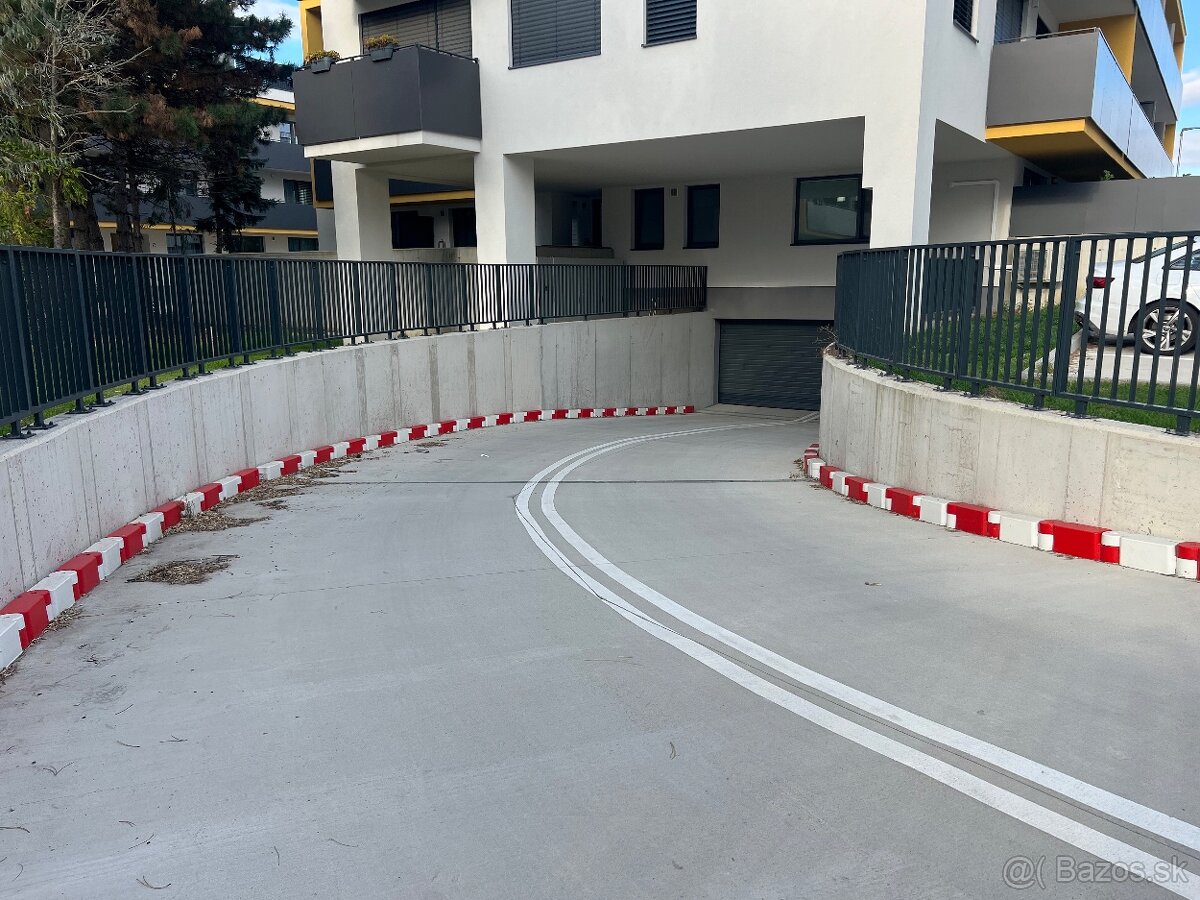 Garážové miesto na prenájom – Rovinka (Sunny Home) - 4