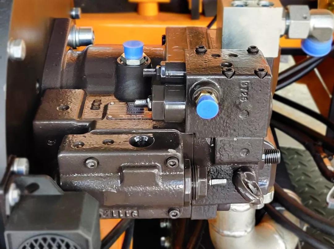 Bager kolesový Yuchai - nový - 4