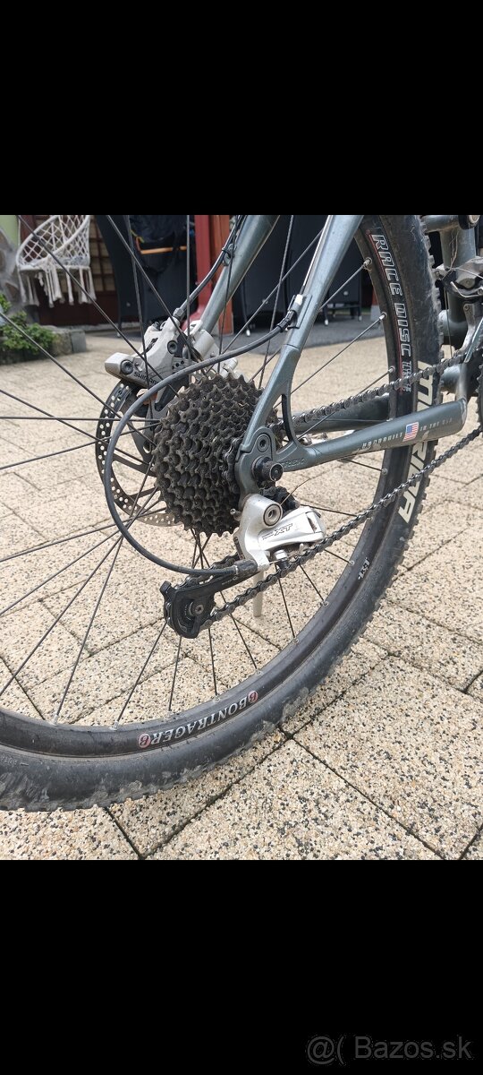 predám horský bicykel Trek - 4