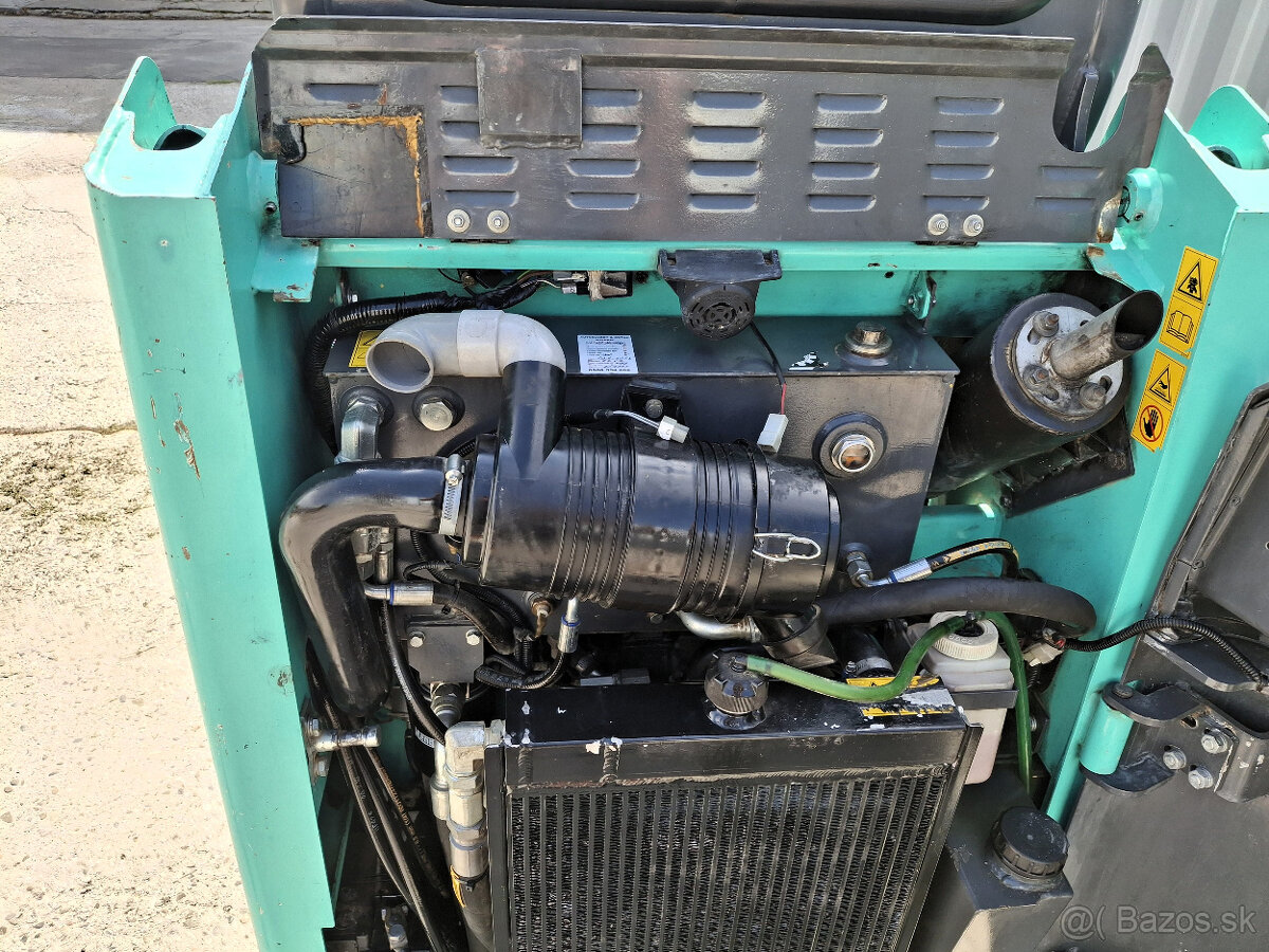 Šmykový nakladač IHI AS12 - 4