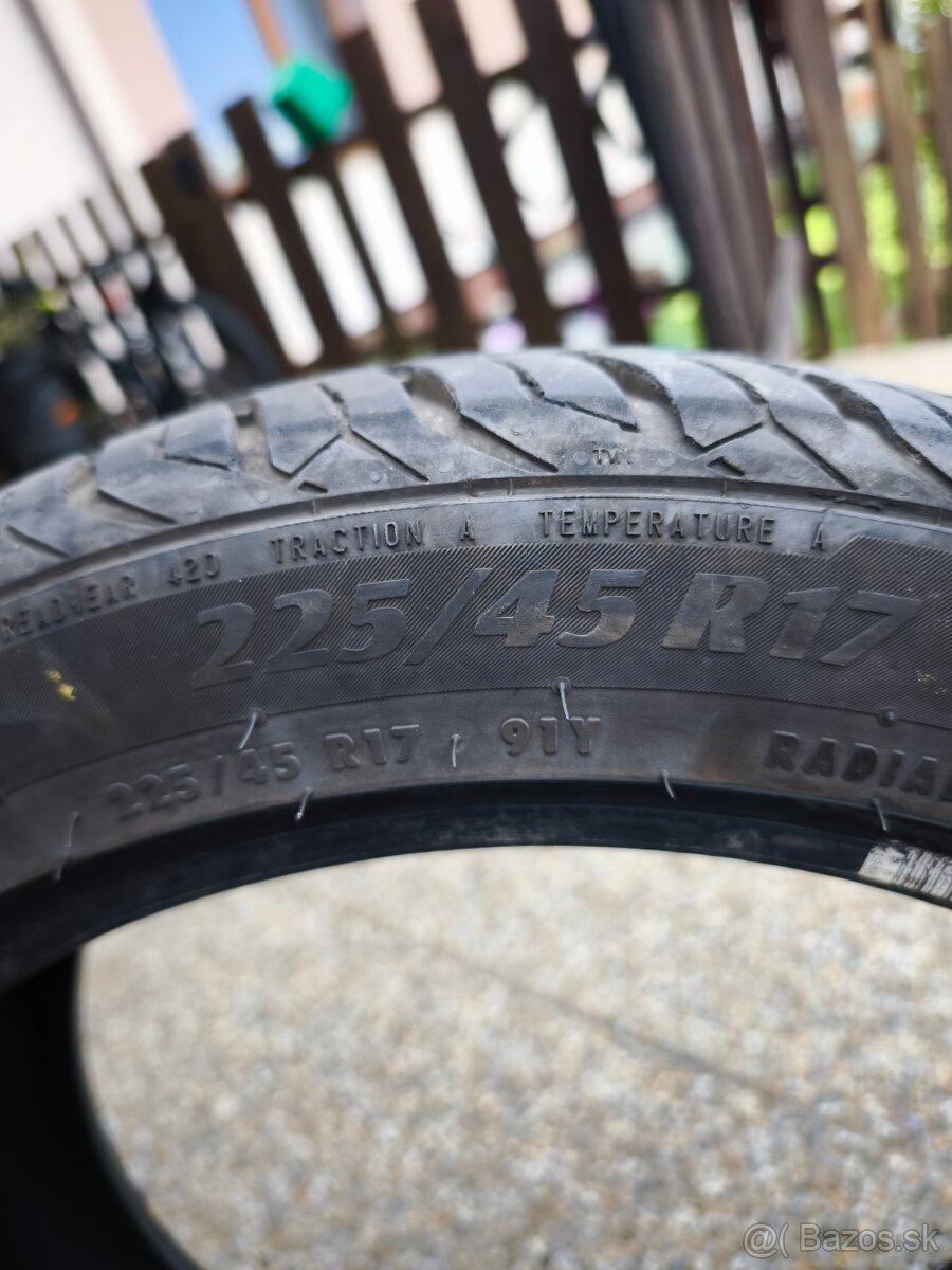 Pneumatika Hectora 3 r17 - 4